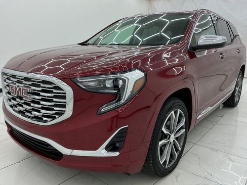 Used 2018 GMC Terrain Denali w/ Advanced Safety Package FWD image 1