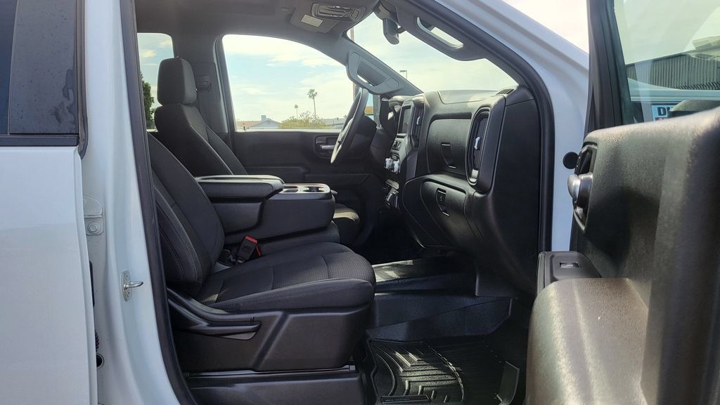 Used 2024 GMC Sierra 2500 Pro AWD/4WD image 17