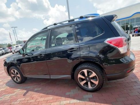 Used 2017 Subaru Forester 2.5i Premium w/ All-Weather Package AWD/4WD image 7