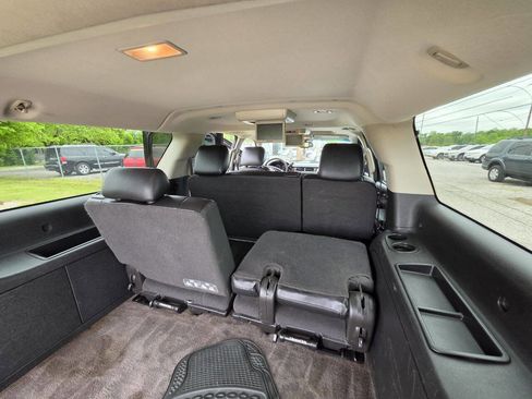 Used 2013 Chevrolet Suburban LT AWD/4WD image 4