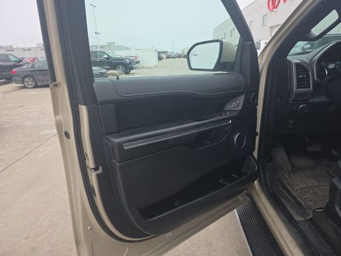 Used 2018 Ford Expedition Max XLT w/ Equipment Group 202A image 7