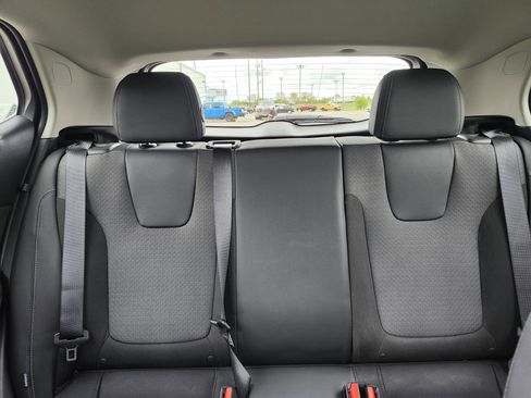 Used 2022 Buick Encore GX Preferred w/ Cold Weather Comfort Package AWD/4WD image 26