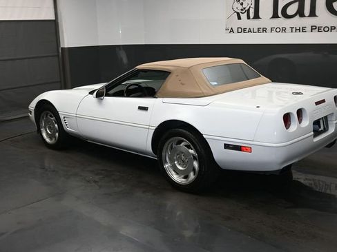 Used 1996 Chevrolet Corvette Convertible RWD image 24