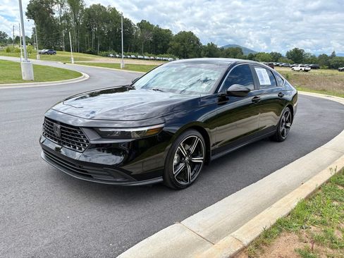 Used 2024 Honda Accord Sport image 3
