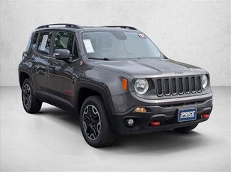 Used 2017 Jeep Renegade Trailhawk w/ Premium Trailhawk Package video 3