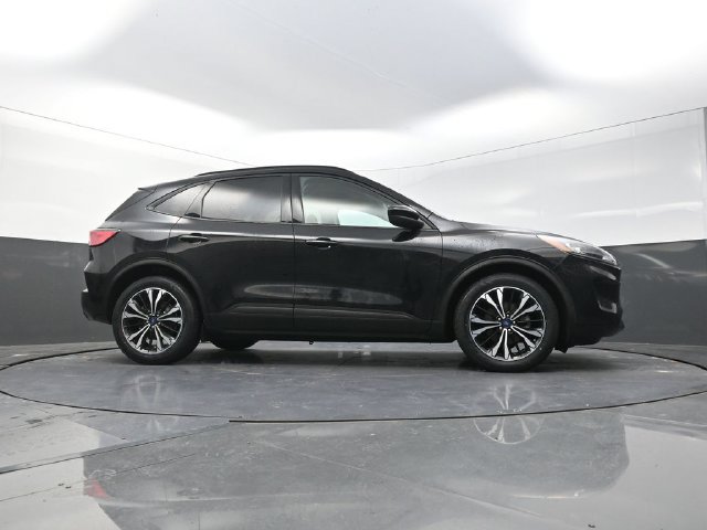 Used 2021 Ford Escape SE w/ SE Sport Appearance Package FWD image 38