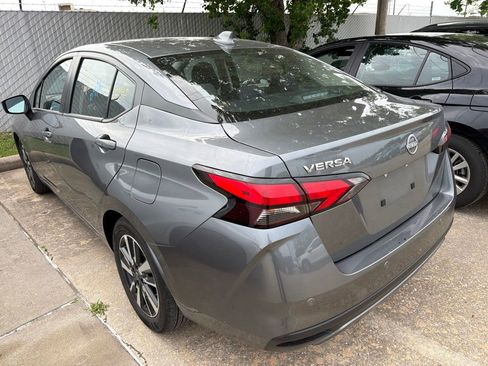 Used 2025 Nissan Versa SV FWD image 4