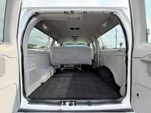 Used 2001 Ford E-350 and Econoline 350 XL RWD image 19