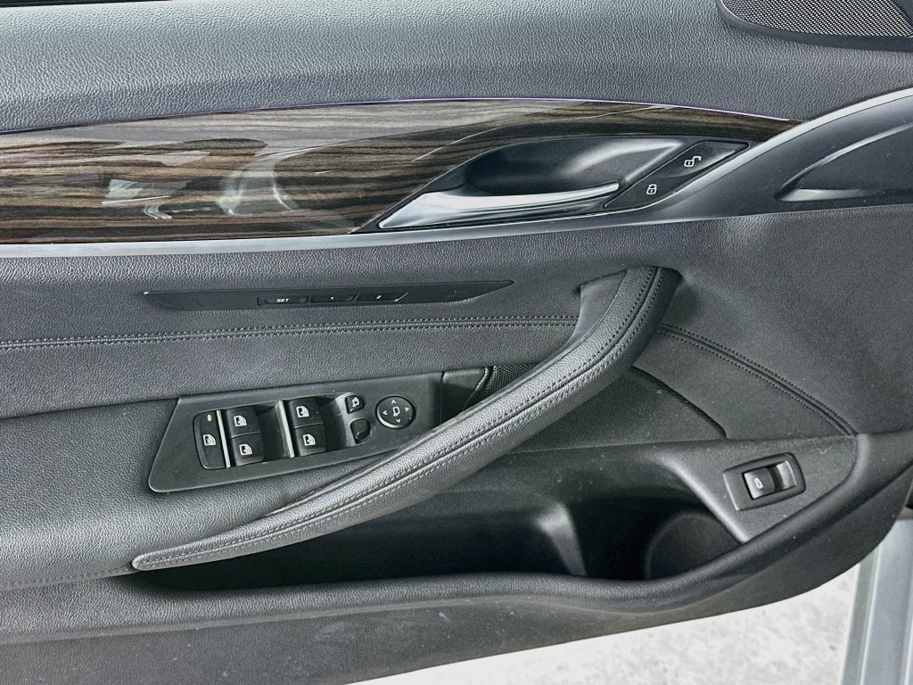 Used 2020 BMW 530i RWD image 25