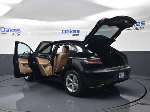 Used 2020 Porsche Macan AWD/4WD image 54