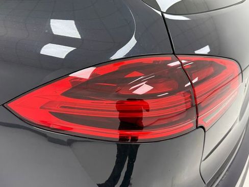 Used 2017 Porsche Cayenne w/ Premium Plus Package image 7