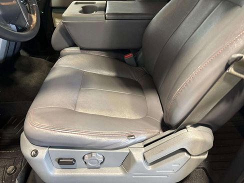 Used 2013 Ford F150 XLT w/ XLT Chrome Pkg image 9