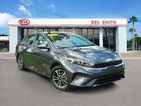 Certified 2024 Kia Forte LXS FWD image 1