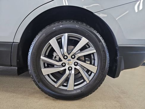 Used 2024 Chevrolet Equinox LT FWD image 39
