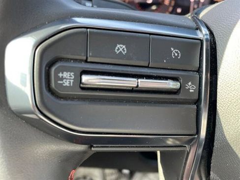 Used 2024 GMC Canyon AT4X image 19