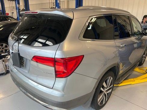 Used 2017 Honda Pilot Touring image 9