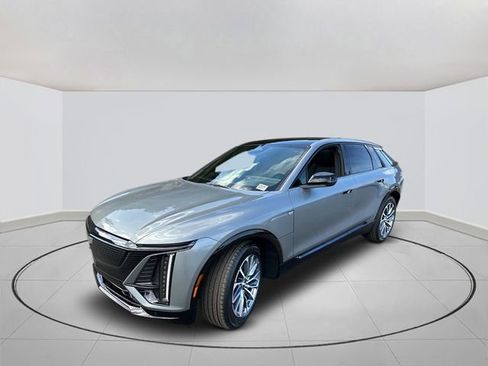 Used 2025 Cadillac Lyriq Sport w/ LPO, Floor Liner Package image 10