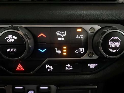 Used 2024 Jeep Wrangler Unlimited w/ Convenience Group AWD/4WD image 55