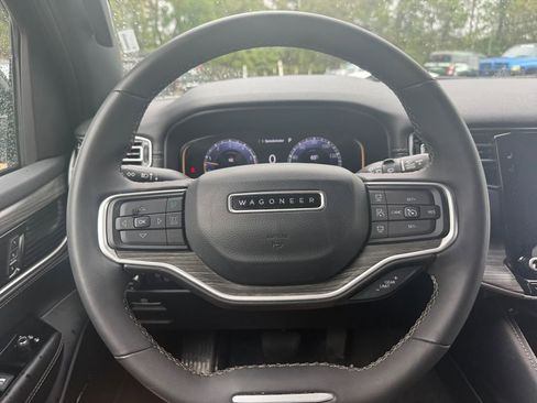Used 2024 Jeep Wagoneer Series III AWD/4WD image 21