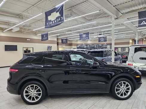 Used 2020 Porsche Cayenne image 6
