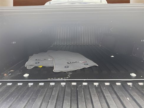 Used 2022 Toyota Tacoma TRD Off-Road image 10