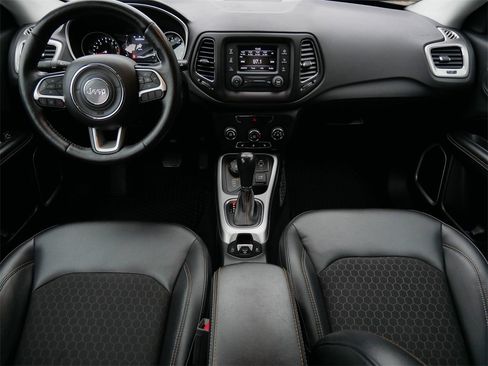 Used 2018 Jeep Compass Latitude w/ Cold Weather Group image 13