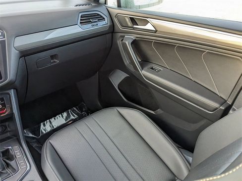 Certified 2023 Volkswagen Tiguan SE R-Line image 13