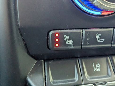 Used 2021 GMC Sierra 2500 Denali w/ Denali Ultimate Package image 23