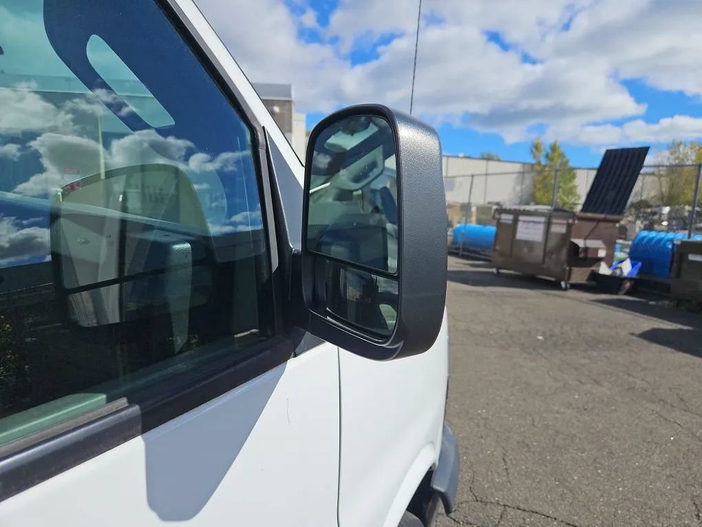 Used 2020 Chevrolet Express 3500 RWD image 5
