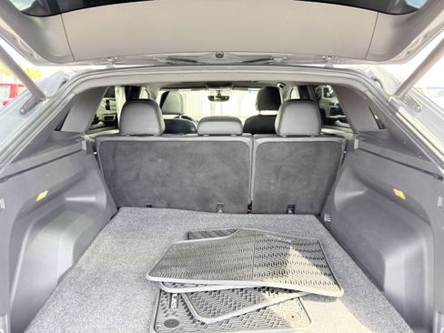 Used 2021 Volkswagen Atlas Cross Sport SE w/ Panoramic Sunroof Package FWD image 15