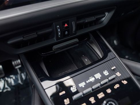 Certified 2025 Porsche Cayenne S image 15