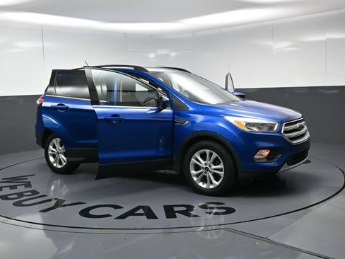 Used 2018 Ford Escape SE w/ SE Sync 3 Package FWD image 24