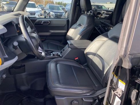 Used 2022 Ford Bronco Badlands image 16