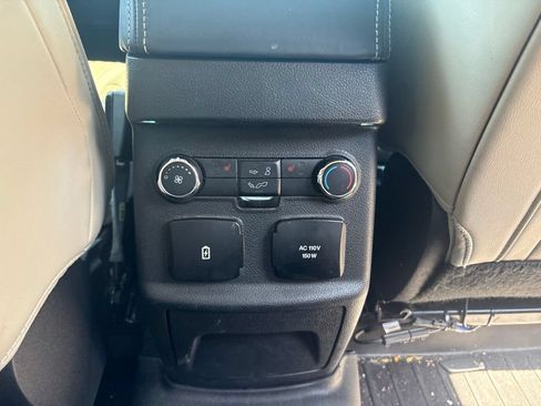 Used 2016 Ford Explorer Platinum AWD/4WD image 39