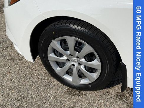 Used 2025 Toyota Corolla LE FWD image 10