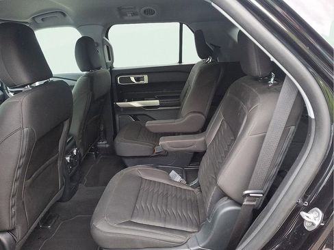 Used 2021 Ford Explorer XLT AWD/4WD image 11