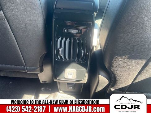 New 2023 Jeep Compass Latitude w/ Sun and Sound Group image 19