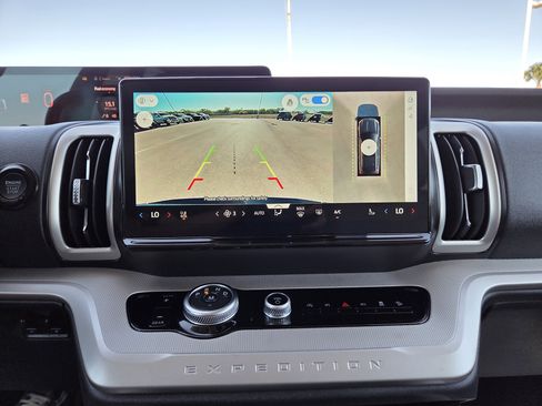 Used 2025 Ford Expedition Max Active image 42