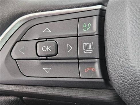 New 2025 Jeep Grand Cherokee Altitude image 13