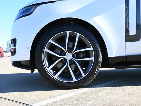 Used 2024 Land Rover Range Rover SE image 26