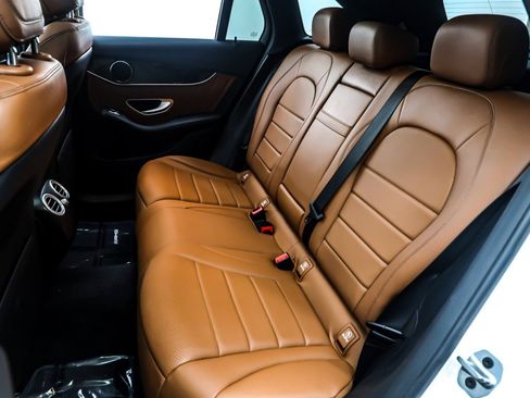 Used 2022 Mercedes-Benz GLC 300 image 8