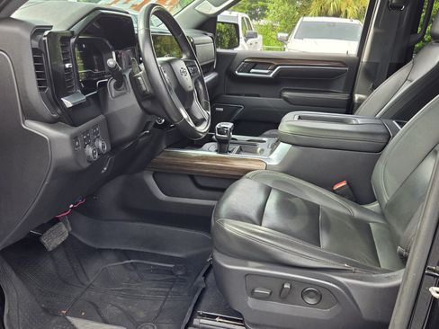Certified 2022 Chevrolet Silverado 1500 LT Trail Boss w/ LT Trail Boss Premium Package AWD/4WD image 9