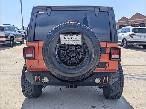 Used 2018 Jeep Wrangler Unlimited Sport S AWD/4WD image 8