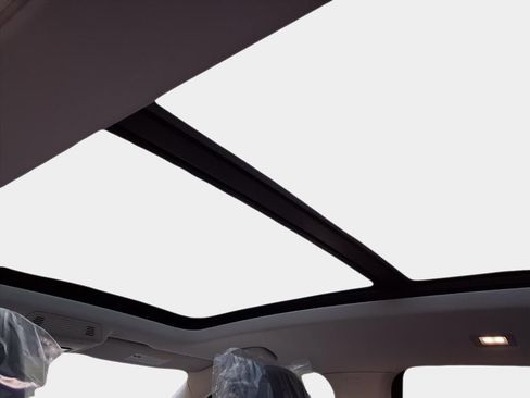 New 2026 Volkswagen Tiguan SE image 9