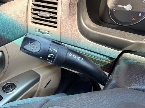 Used 2012 Hyundai Santa Fe Limited w/ Navigation Pkg 4 FWD image 18