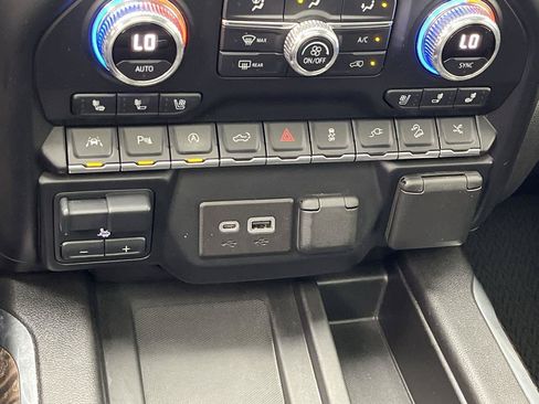 Certified 2021 GMC Sierra 1500 Denali w/ Denali Ultimate Package AWD/4WD image 25