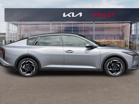 Certified 2025 Kia K4 EX FWD image 3