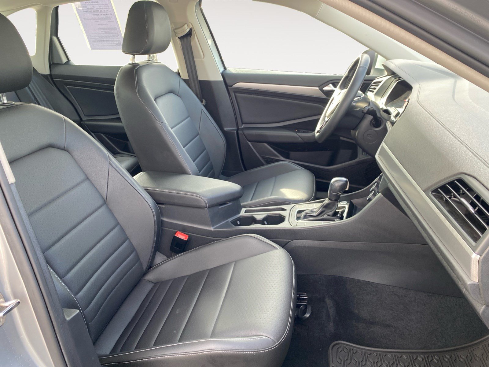 Used 2021 Volkswagen Jetta SE w/ SE Cold Weather Package FWD image 17