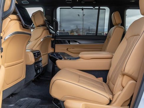 Used 2024 Jeep Grand Wagoneer Series III w/ Rear Seat Video Group 1 image 8