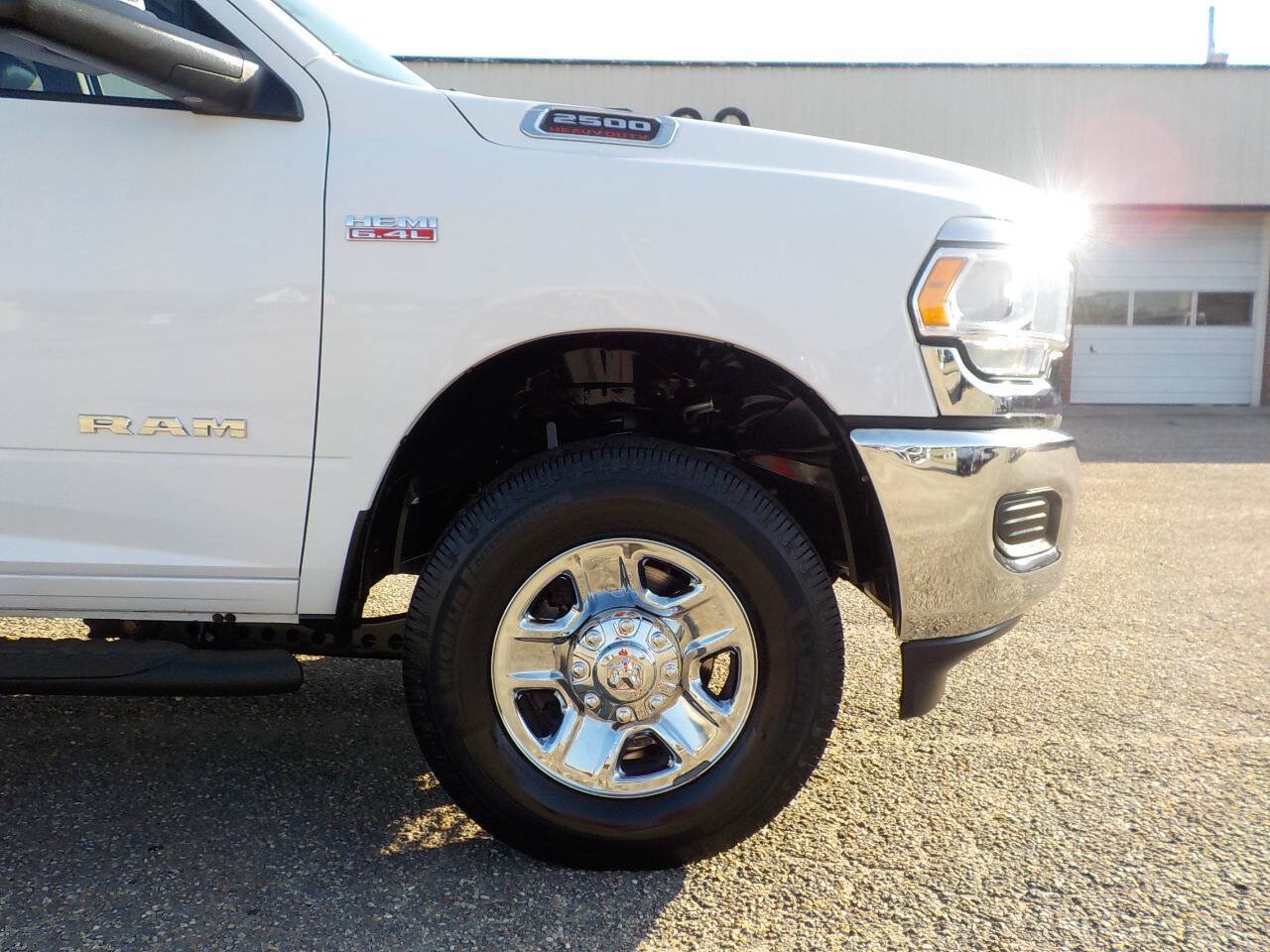 Used 2021 RAM 2500 Tradesman w/ Chrome Appearance Group AWD/4WD image 10